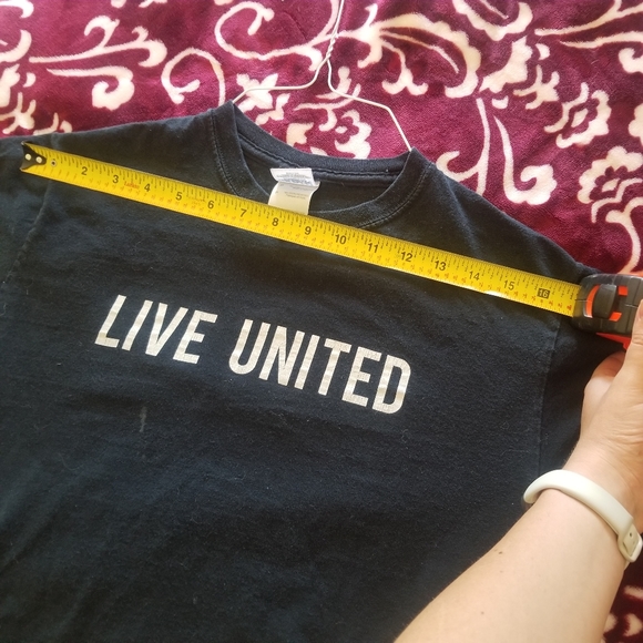 LIVE UNITED Preloved Top - Picture 5 of 7